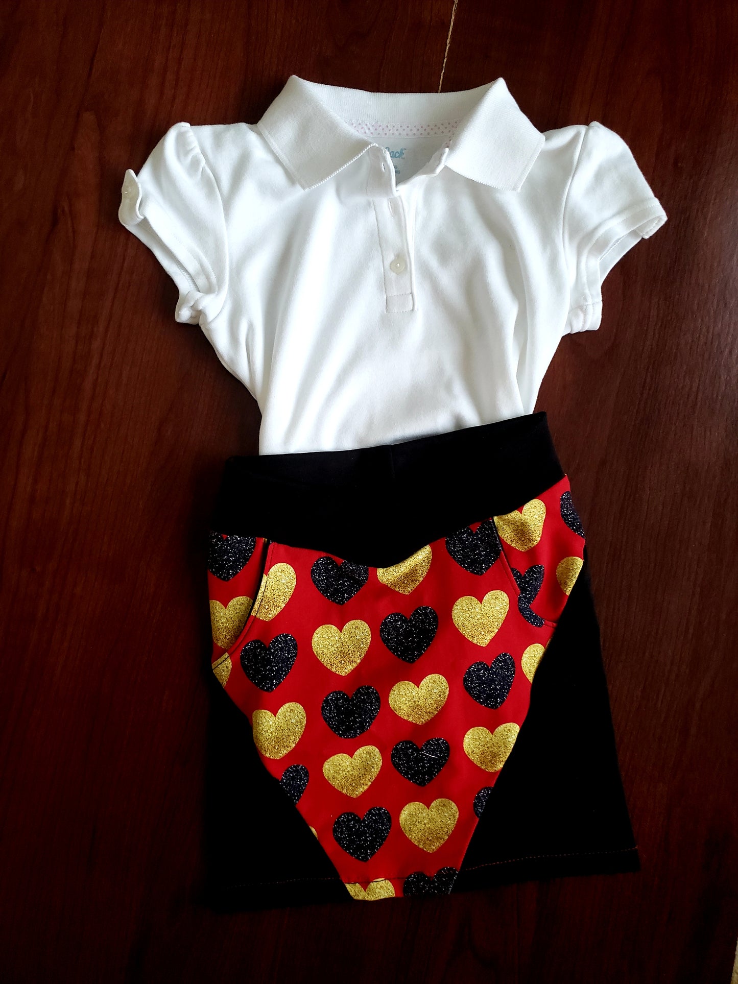 Black& Gold Glitter Hearts - Red background